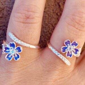 Anillo flor esmaltada con cubic