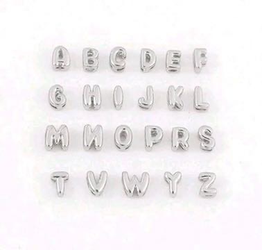 Pulseras cristales con dije letra - Imagen 2