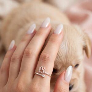 Anillo huellita y cubic regulable